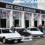 retro-toyota-meet-ace-cafe-ae86s-corollas-trueno-levin-bikers-18