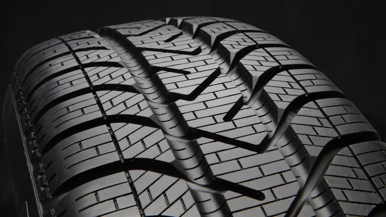 Everything You Need To Know About Tyre Tread Measurement - PakWheels Blog