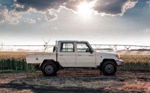 2013 Toyota-Land-Cruiser-02