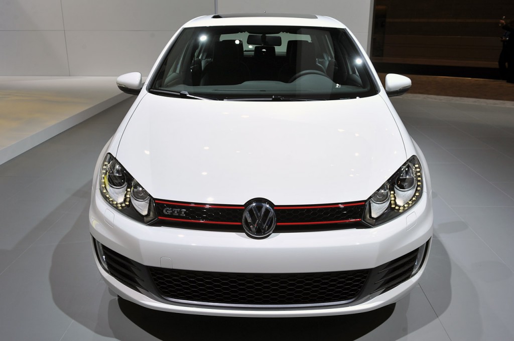 2013-vw-gti-drivers-edition-chicago-auto-show