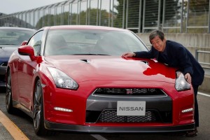 2014_nissan_gt-r_front_ns_110512_600