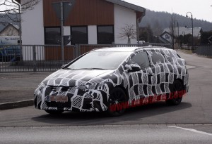 001-honda-civic-tourer-spy-shots