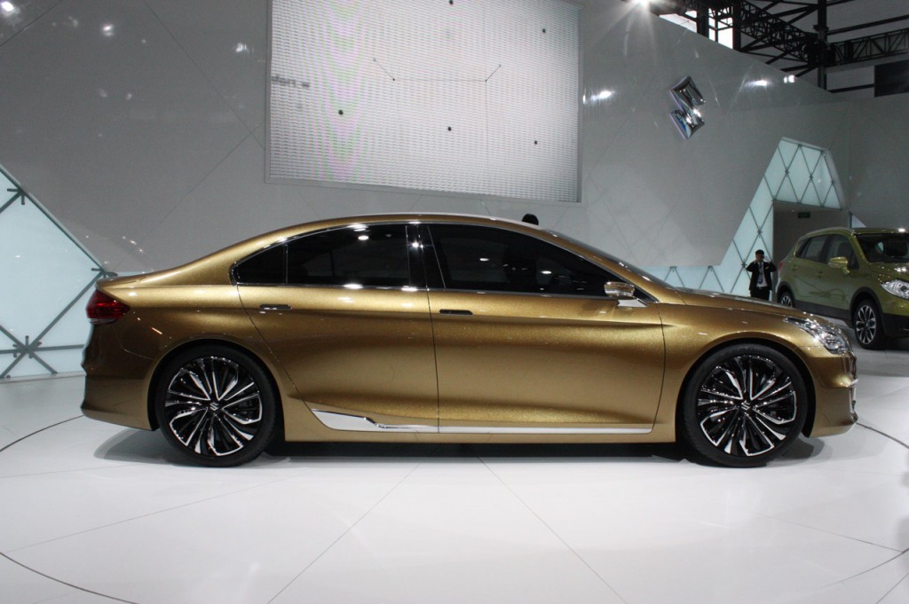 002-suzuki-authentics-concept-shanghai