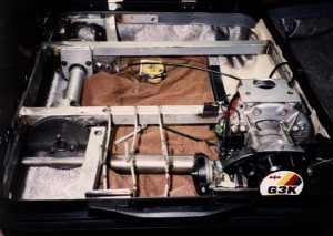 mazdas-folding-suitcase-car-medium_7