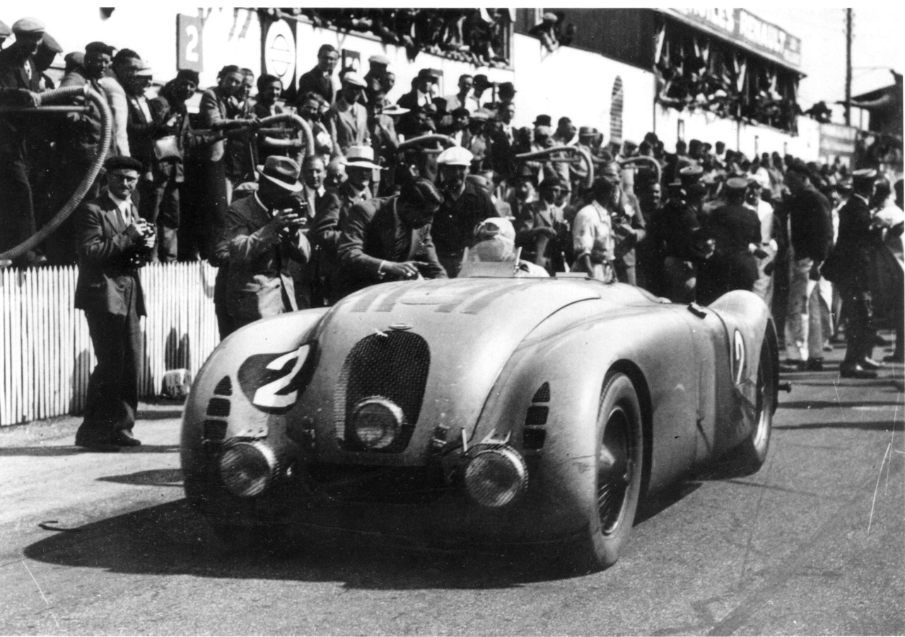 008-bugatti-veyron-grand-sport-legend