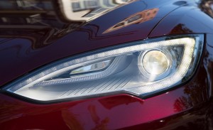 2013-tesla-model-s-headlight-photo-493106-s-1280x782
