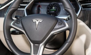 2013-tesla-model-s-steering-wheel-photo-493120-s-1280x782