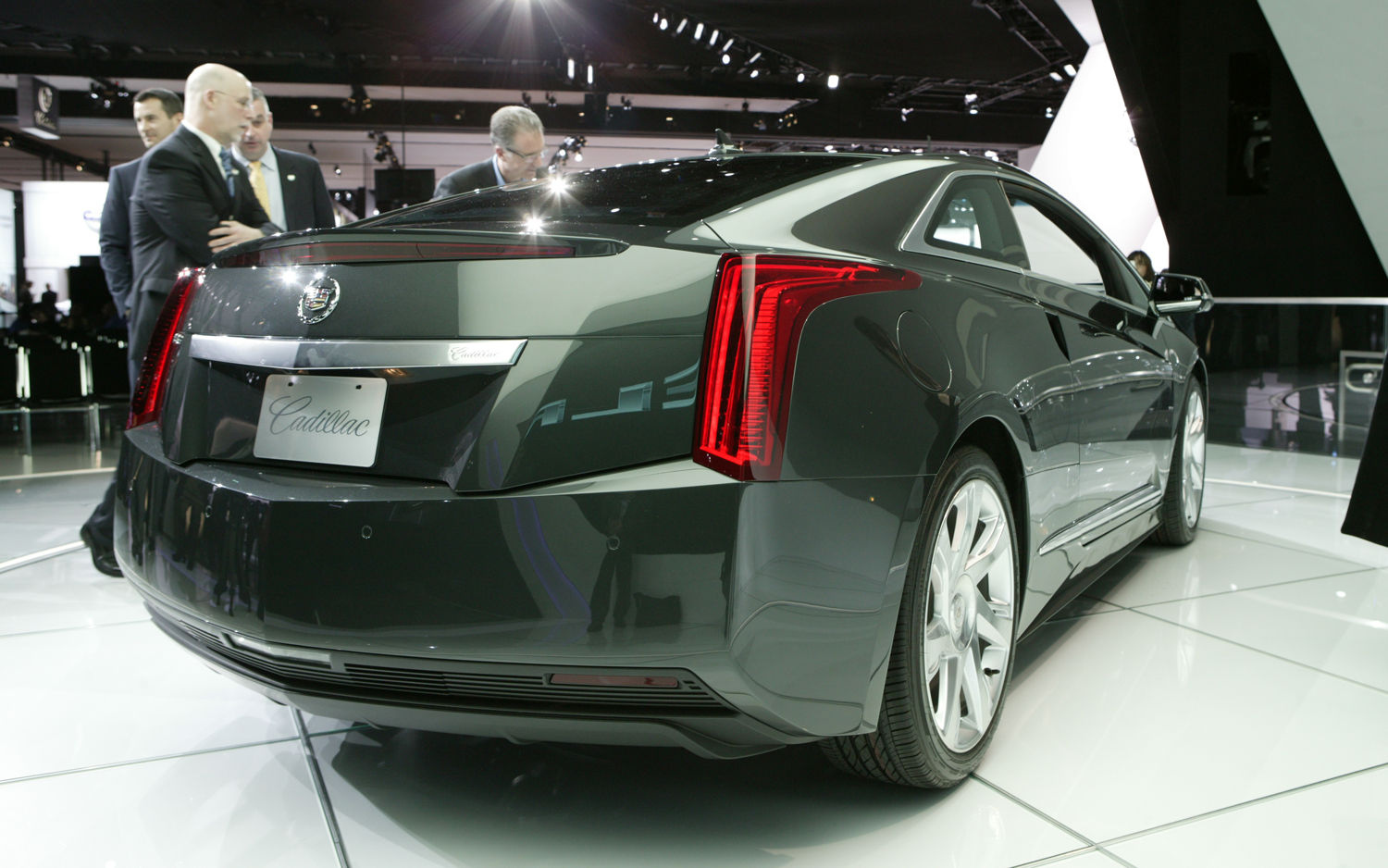 2014-Cadillac-ELR-rear-three-quarter