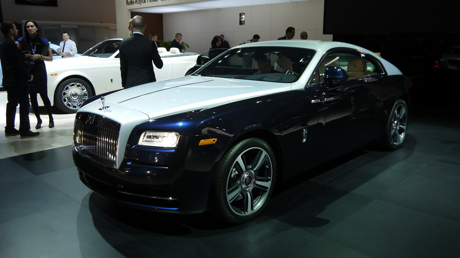 The Rolls Royce Wraith Pakwheels Blog