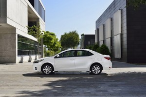 euro-spec-2014-toyota-corolla-new-photos-emerge-photo-gallery-medium_33