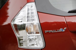 18-2012-toyota-prius-v