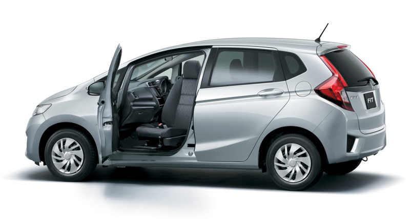 2014-Honda-Jazz-rotating-front-seat
