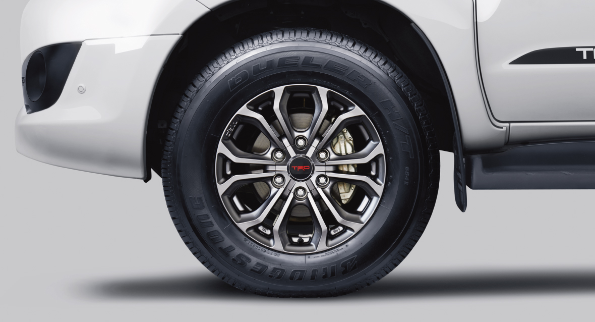 Toyota-Fortuner-TRD-alloy-wheel