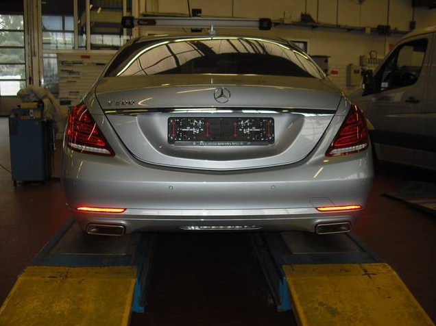 world-s-first-crashed-w222-s-class-is-up-for-sale-photo-gallery_7