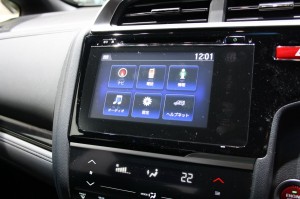 2014-Honda-Fit-RS-central-screen