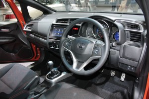2014-Honda-Fit-RS-steering