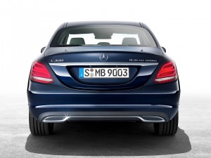 check-out-the-first-official-footage-with-the-new-c-class-w205-video-1080p-14
