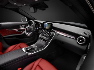 check-out-the-first-official-footage-with-the-new-c-class-w205-video-1080p-15
