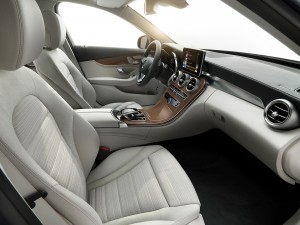check-out-the-first-official-footage-with-the-new-c-class-w205-video-1080p-3
