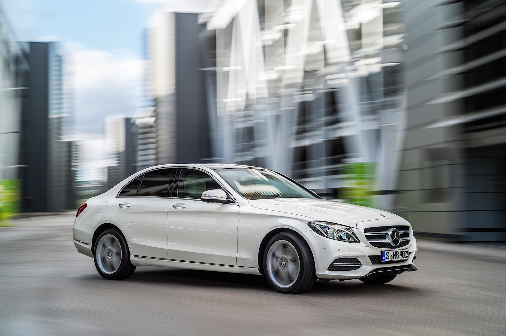 check-out-the-first-official-footage-with-the-new-c-class-w205-video-1080p-61