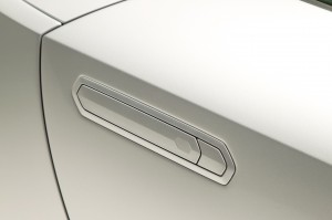 http---image.motortrend.com-f-roadtests-exotic-1312_2015_lamborghini_huracan_first_look-59411558-2015-Lamborghini-Huracan-door-handle