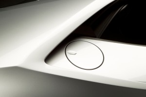 http---image.motortrend.com-f-roadtests-exotic-1312_2015_lamborghini_huracan_first_look-59411738-2015-Lamborghini-Huracan-gas-cap
