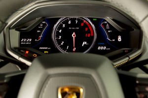 http---image.motortrend.com-f-roadtests-exotic-1312_2015_lamborghini_huracan_first_look-59411957-2015-Lamborghini-Huracan-instrument-cluster-02