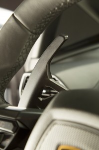 http---image.motortrend.com-f-roadtests-exotic-1312_2015_lamborghini_huracan_first_look-59412032-2015-Lamborghini-Huracan-paddle-shifter