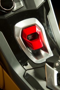 http---image.motortrend.com-f-roadtests-exotic-1312_2015_lamborghini_huracan_first_look-59412035-2015-Lamborghini-Huracan-push-engine