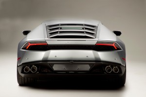http---image.motortrend.com-f-roadtests-exotic-1312_2015_lamborghini_huracan_first_look-59412068-2015-Lamborghini-Huracan-rear-end