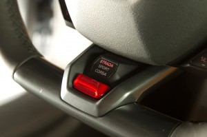http---image.motortrend.com-f-roadtests-exotic-1312_2015_lamborghini_huracan_first_look-59412098-2015-Lamborghini-Huracan-sport-mode