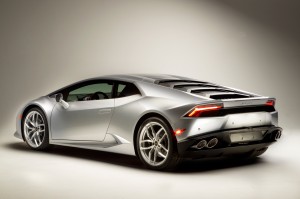 http---image.motortrend.com-f-roadtests-exotic-1312_2015_lamborghini_huracan_first_look-59412131-2015-Lamborghini-Huracan-rear-three-quarters