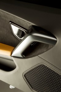 http---image.motortrend.com-f-roadtests-exotic-1312_2015_lamborghini_huracan_first_look-59412176-2015-Lamborghini-Huracan-speaker
