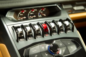 http---image.motortrend.com-f-roadtests-exotic-1312_2015_lamborghini_huracan_first_look-59412209-2015-Lamborghini-Huracan-toggle-switches
