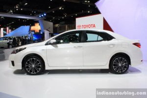 Toyota-Corolla-Altis-ESport-side-at-2014-Bangkok-Motor-Show