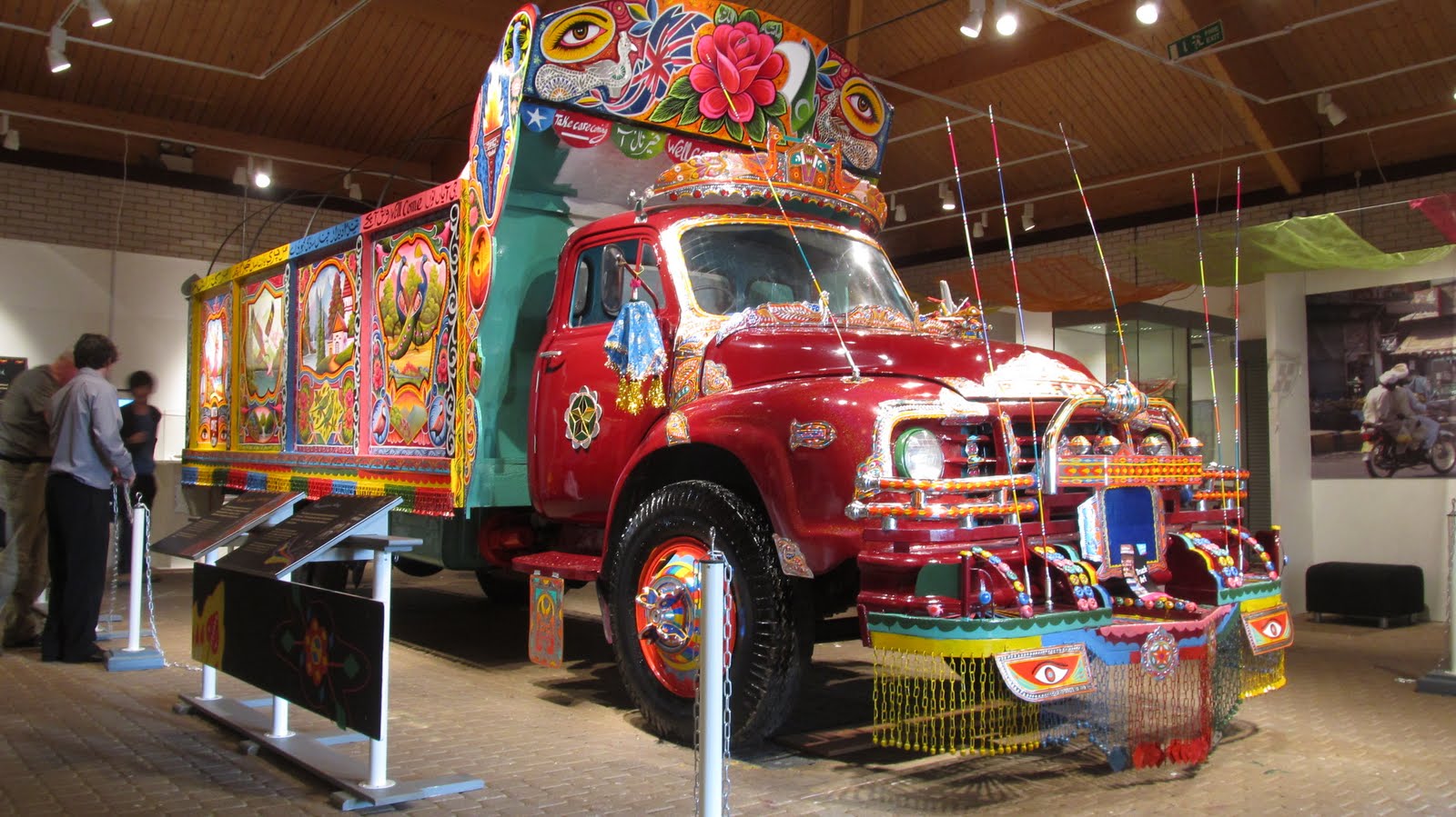 Décoration Sur Un Camion Pakistanais Traditionnel Image stock éditorial -  Image du tintement, paon: 143369414