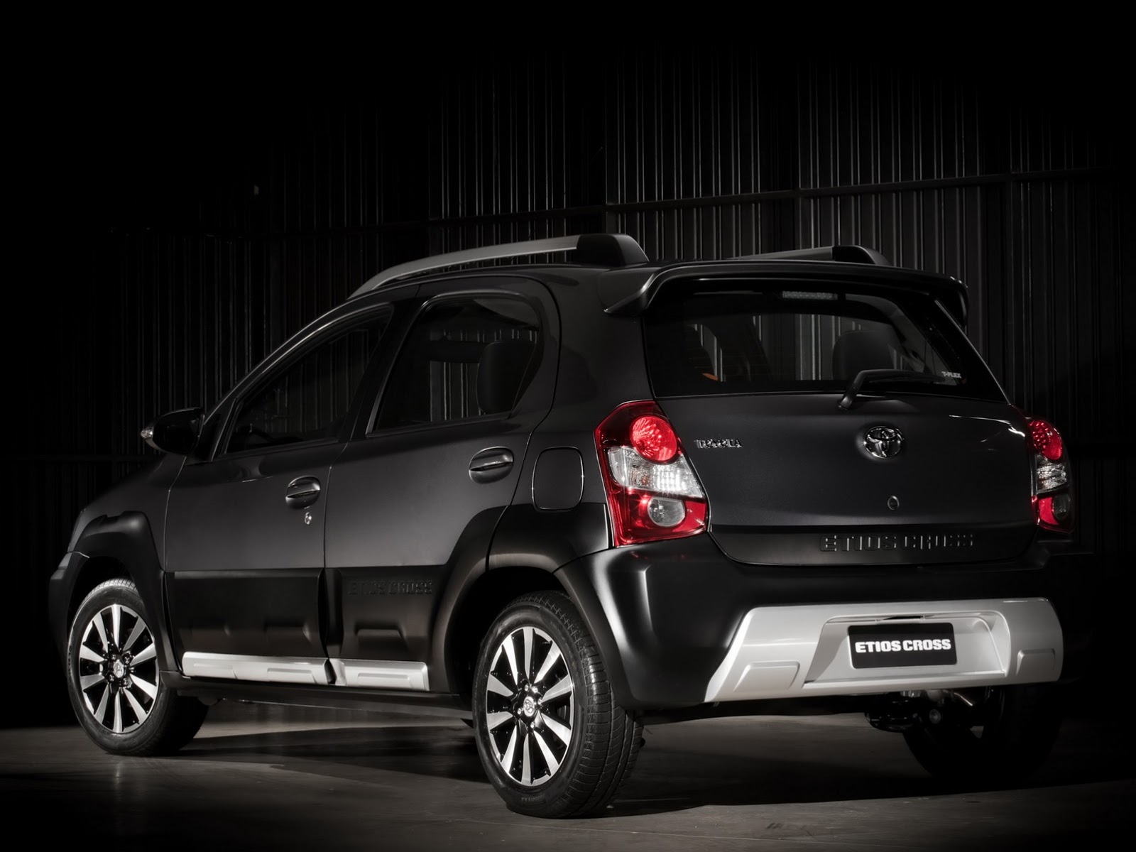 Toyota Etios Cross launched in India at 5 76 lacs 