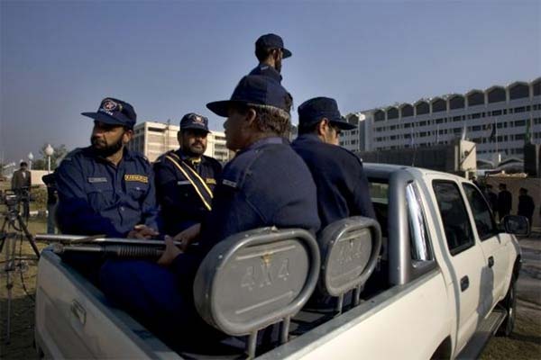 Private Guards in Toyota Vigo