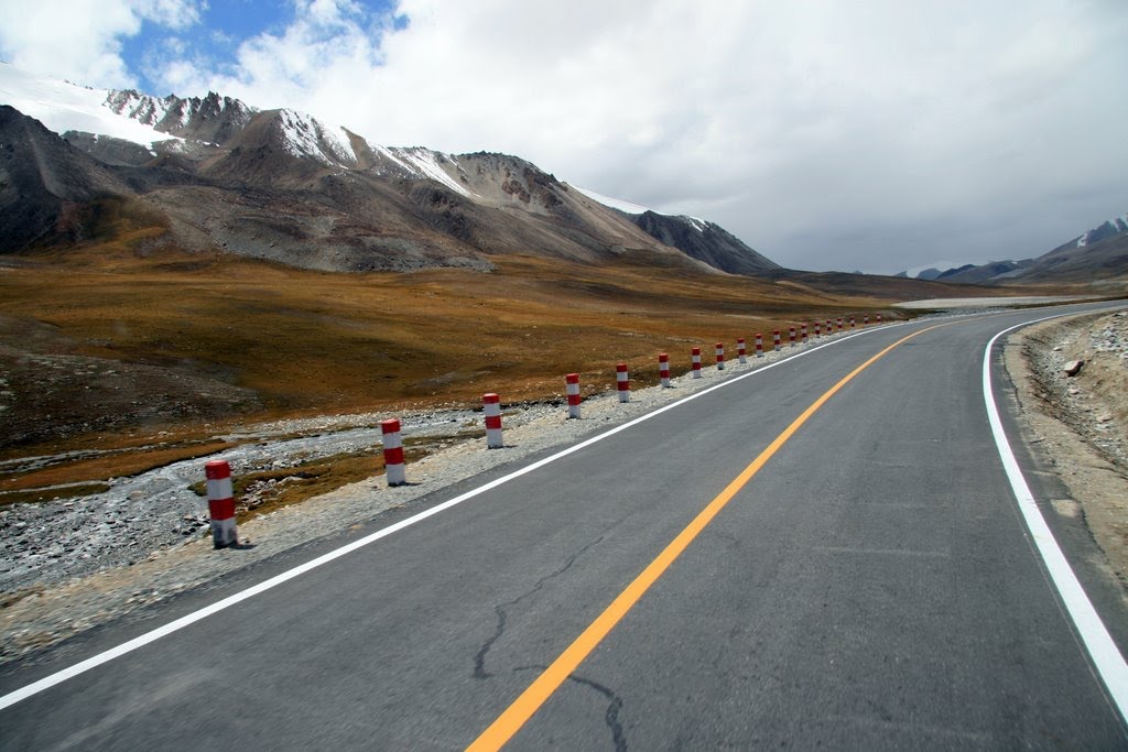 The 10 best roads to drive in Pakistan - PakWheels Blog