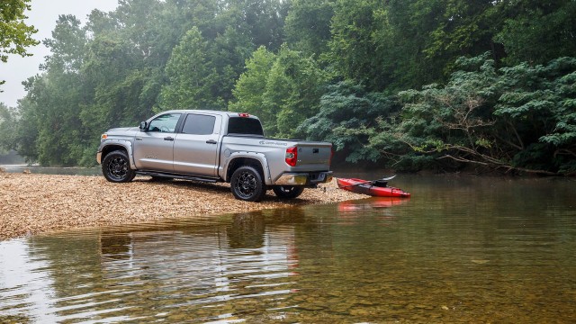 2015-toyota-tundra-bass-pro-shops-off-road-edition-002-1