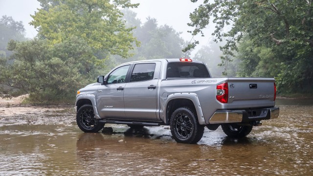 2015-toyota-tundra-bass-pro-shops-off-road-edition-003-1