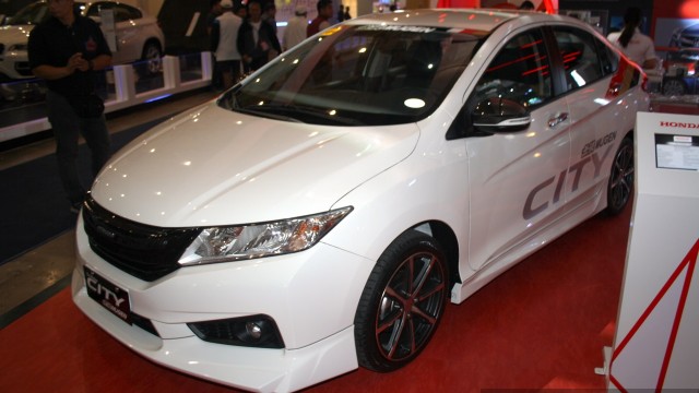Honda-City-Mugen-at-the-Philippines-Internatinal-Motor-Show-2014