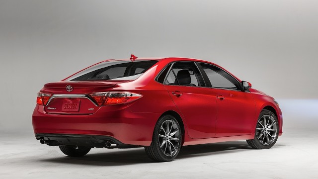your-new-2015-toyota-camry-starts-at-22970_7