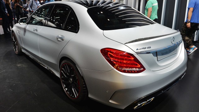 02-2016-mercedes-amg-c63-paris-1