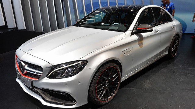 03-2016-mercedes-amg-c63-paris-1
