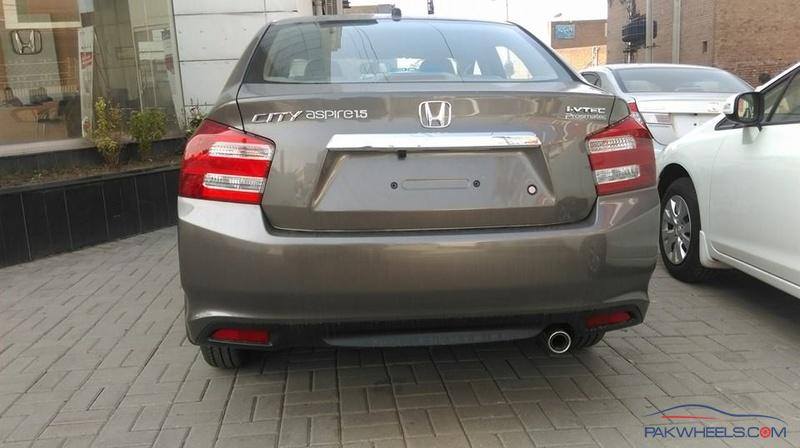 2014 Honda City facelift pictures leaked - PakWheels Blog