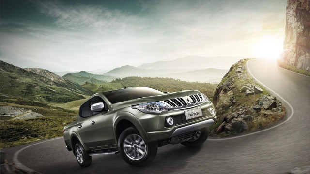 2015-mitsubishi-triton-l200-debuts-in-thailand-video-photo-gallery_1