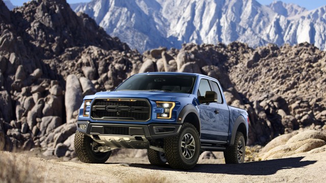 003-ford-f150-raptor-1