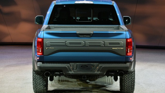 11-2017-ford-f150-raptor-detroit-1