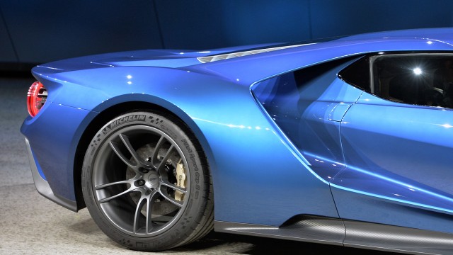 13-ford-gt-concept-detroit-1